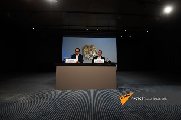 Пресс-конференция второго президента Армении Роберта Кочаряна для российских журналистов (4 марта 2021). Еревaн Пресс-конференция второго президента Армении Роберта Кочаряна для российских журналистов (4 марта 2021). Еревaн - Sputnik Армения