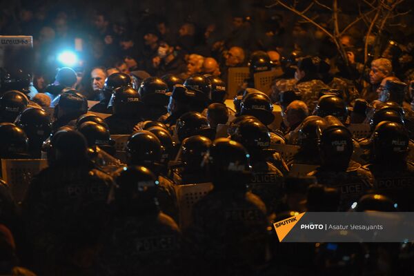 Полиция на митинге оппозиции (9 марта 2021). Еревaн Полиция на митинге оппозиции (9 марта 2021). Еревaн - Sputnik Армения