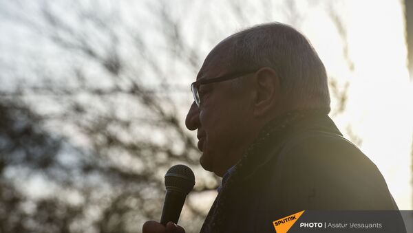 Вазген Манукян во время митинга оппозиции (10 марта 2021). Еревaн - Sputnik Արմենիա