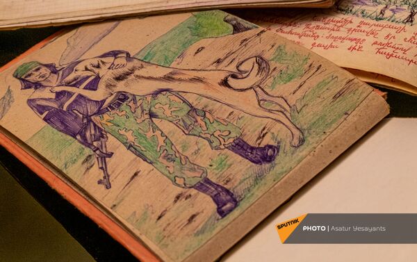 Тетради с рисунками и записями погибшего в карабахской войне Эдика Карапетяна - Sputnik Армения