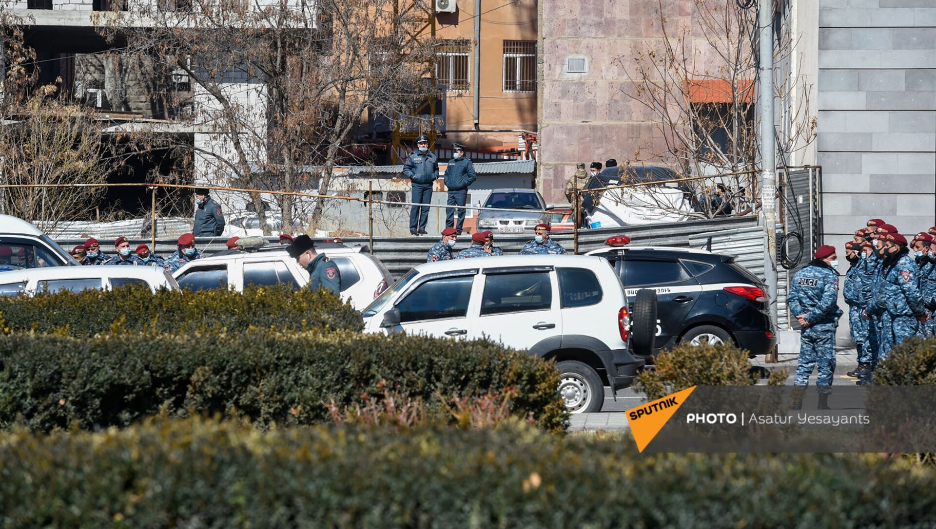 Полицейский кордон у здания МИД Армении (13 марта 2021). Еревaн - Sputnik Արմենիա, 1920, 22.04.2021