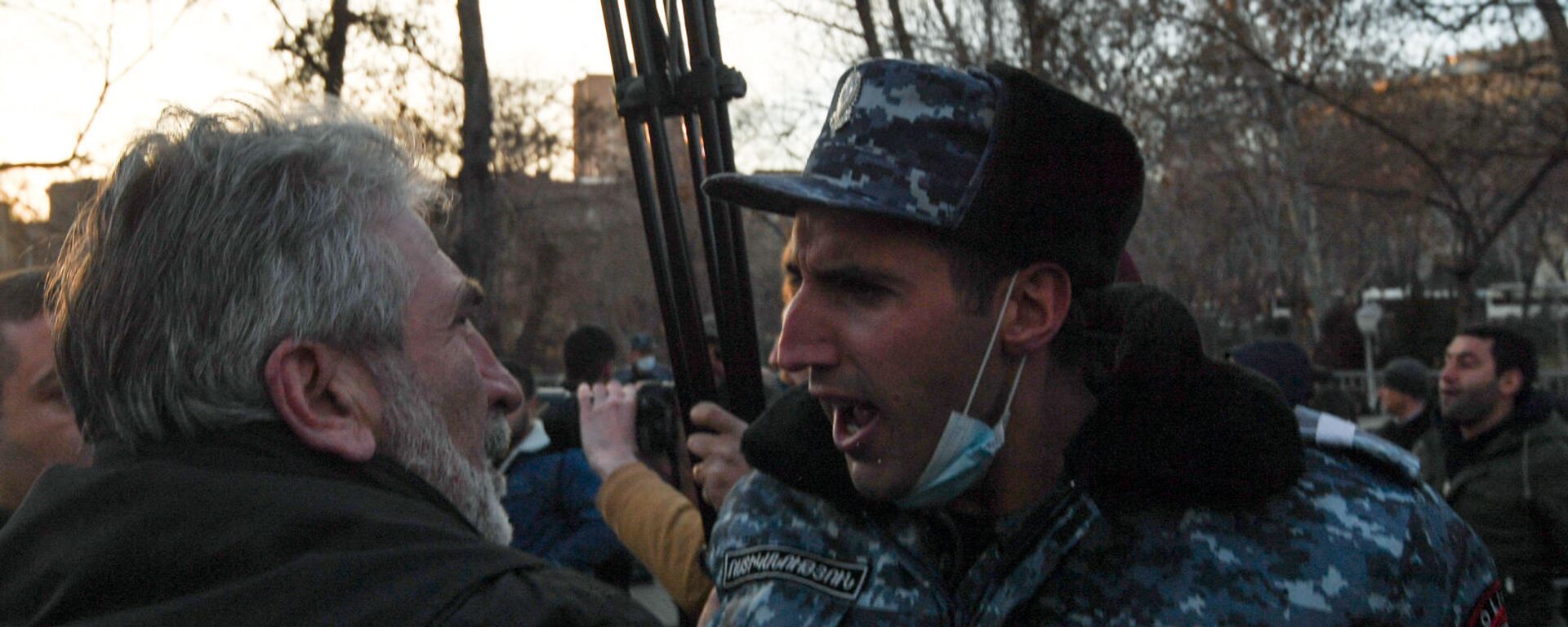 Стычка полицейских и участников митинга оппозиции (9 марта 2021). Еревaн - Sputnik Արմենիա, 1920, 19.11.2021