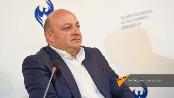Артур Саркисян на заседании партии Возрождающаяся Армения (20 марта 2021). Еревaн - Sputnik Армения