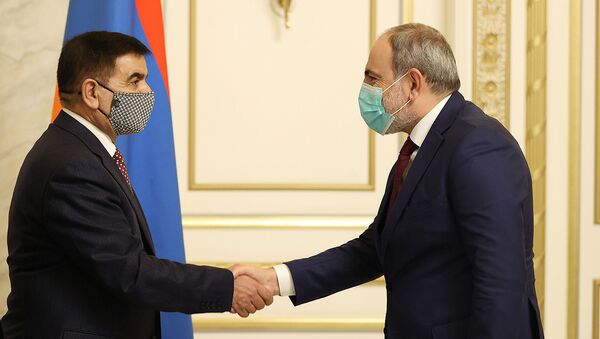 Премьер-министр Никол Пашинян принял министра обороны Ирака Джуму Инада Саадуна Хаттаби (25 марта 2021). Еревaн - Sputnik Армения