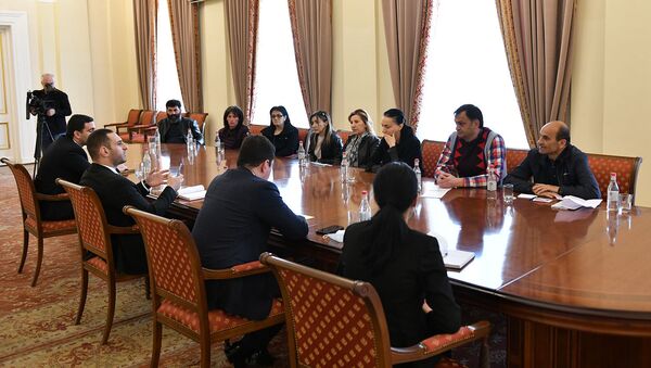 В администрации президента прошла встреча с семьями пропавших без вести во время карабахской войны (26 марта 2021). Еревaн - Sputnik Армения