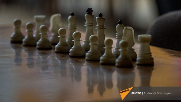 Шахматные фигуры на столе во время традиционного шахматного турнира среди сотрудников СМИ Армении (27 марта 2021). Ереван - Sputnik Արմենիա