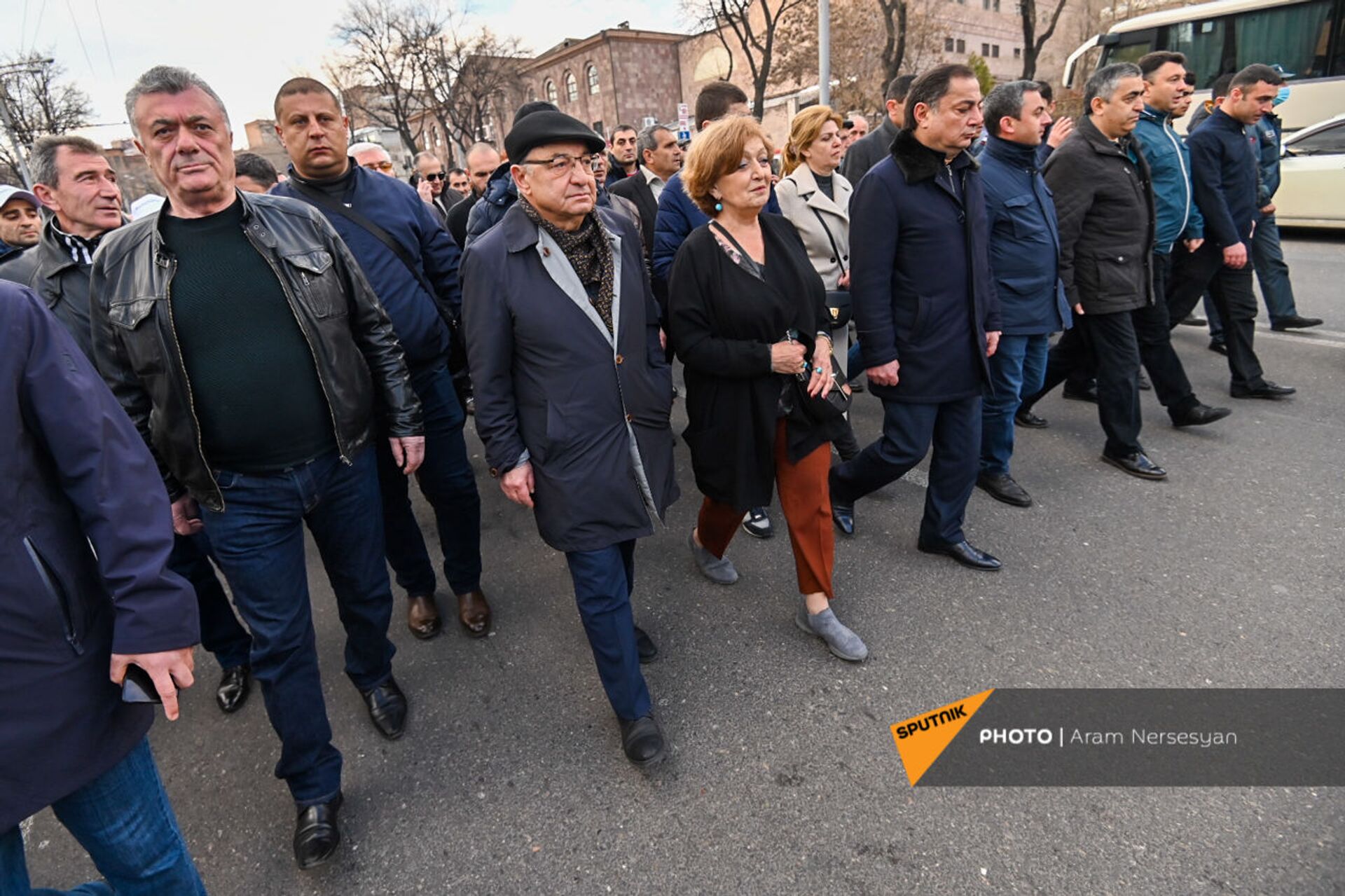 Ընդդիմությունը երթով անցնում է Երևանի կենտրոնով. տեսանյութ Ընդդիմությունը երթով անցնում է Երևանի կենտրոնով. տեսանյութ - Sputnik Արմենիա, 1920, 28.03.2021