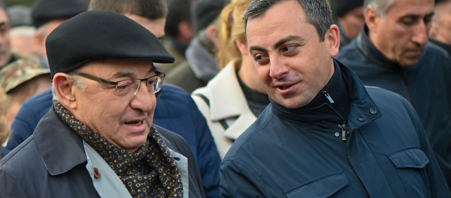 Вазген Манукян и Ишхан Сагателян на шествии оппозиции (28 марта 2021). Еревaн - Sputnik Армения, 1920, 04.04.2021