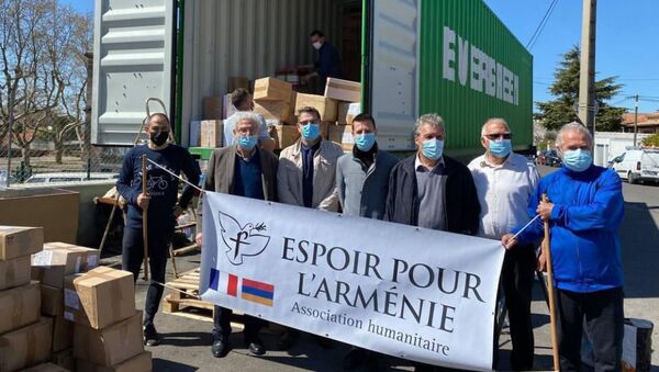 Гуманитарная организация «Надежда для Армении» собрало более 900 посылок для Карабаха (29 марта 2021). Франция - Sputnik Արմենիա