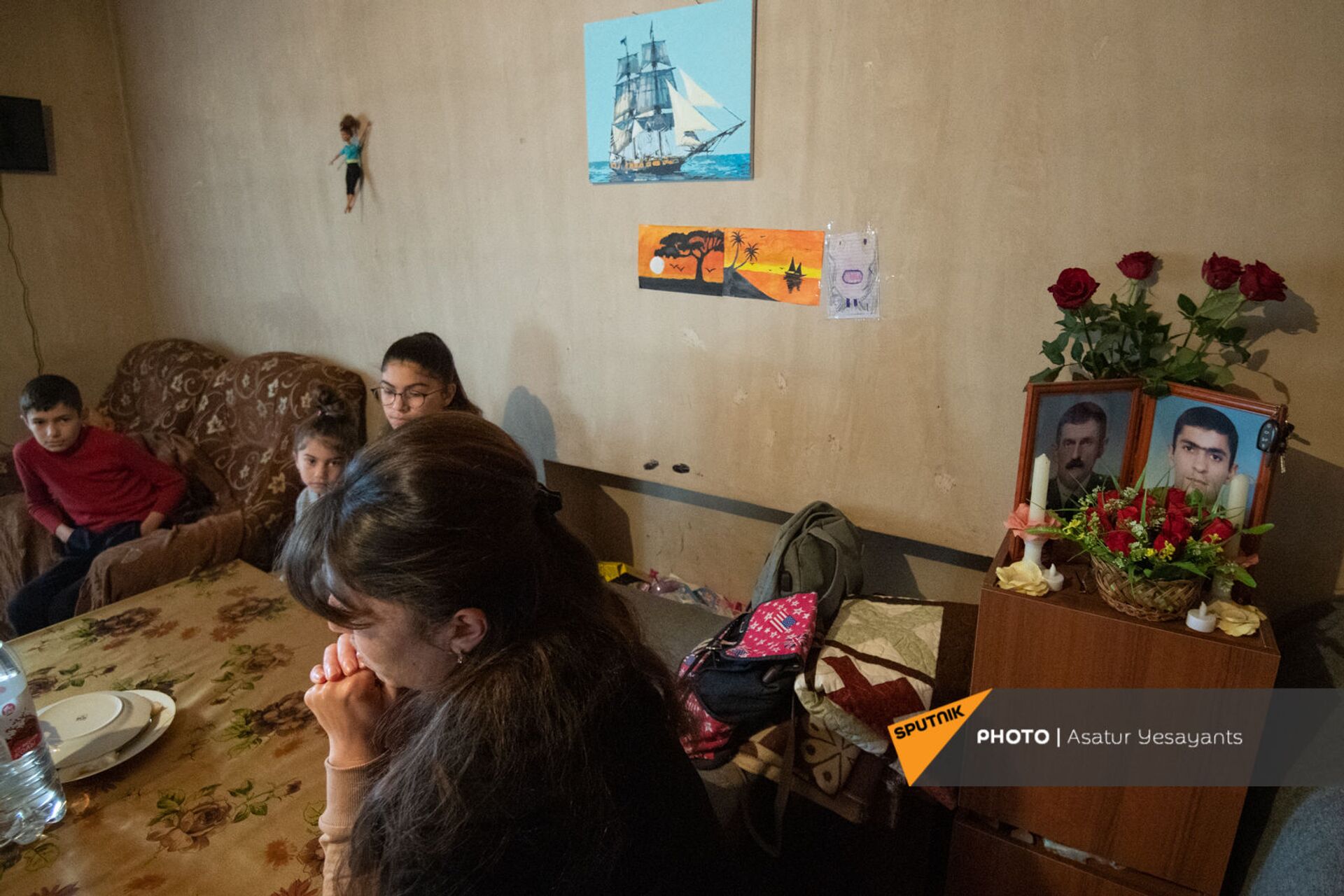 Когда в семье рождается не один герой: молодая вдова и трое сирот ищут свой дом в Карабахе Когда в семье рождается не один герой: молодая вдова и трое сирот ищут свой дом в Карабахе - Sputnik Армения, 1920, 03.04.2021