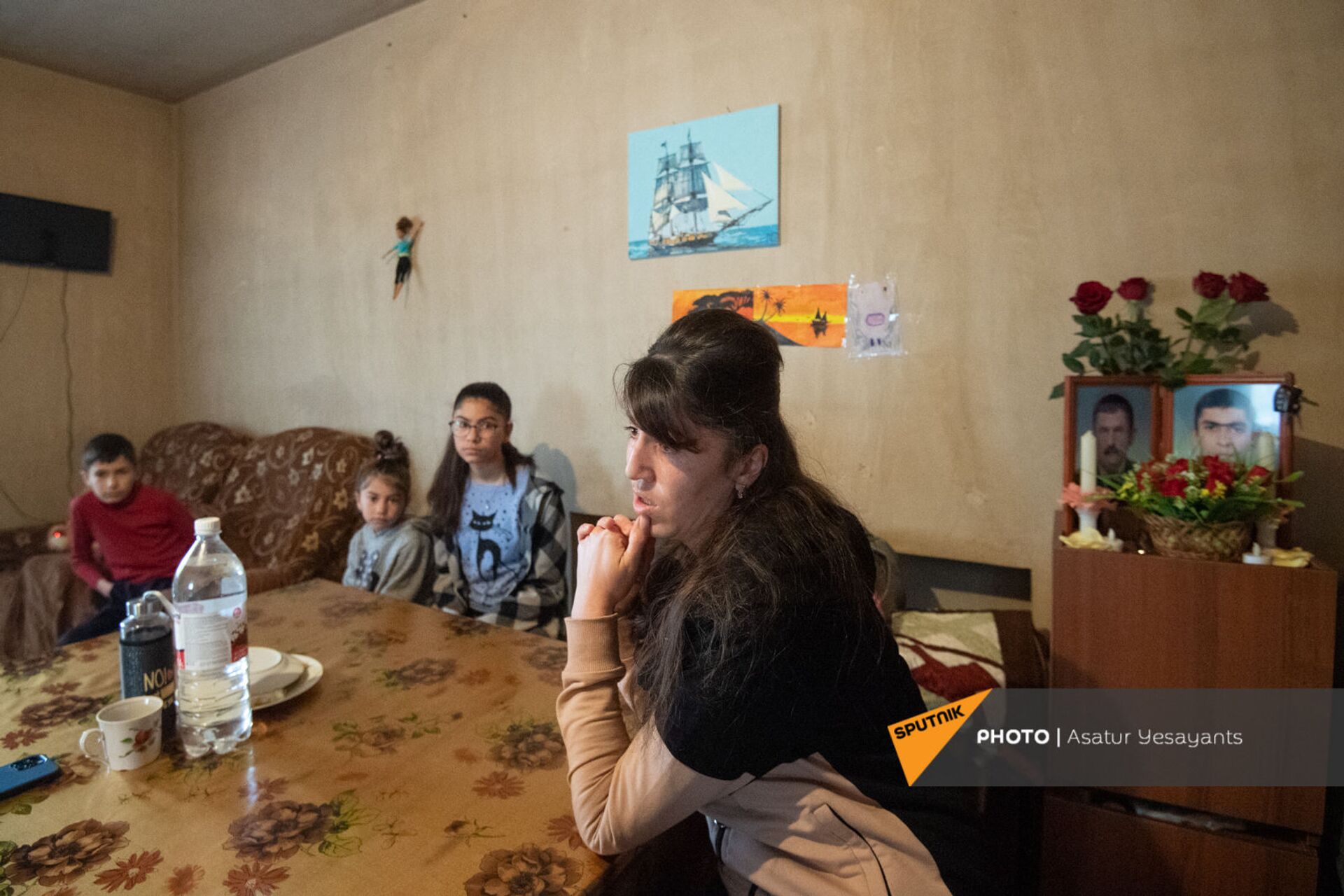 Когда в семье рождается не один герой: молодая вдова и трое сирот ищут свой дом в Карабахе - Sputnik Армения, 1920, 03.04.2021