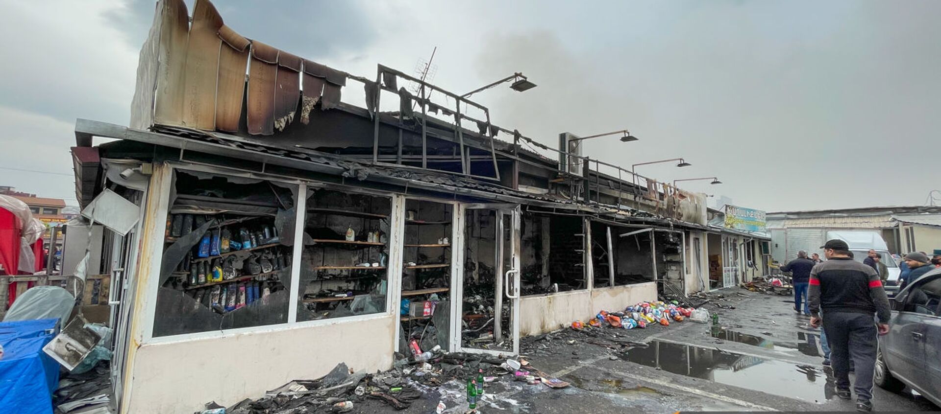 Ситуация в торговом центре Сурмалу после пожара (6 апреля 2021). Еревaн - Sputnik Армения, 1920, 06.04.2021