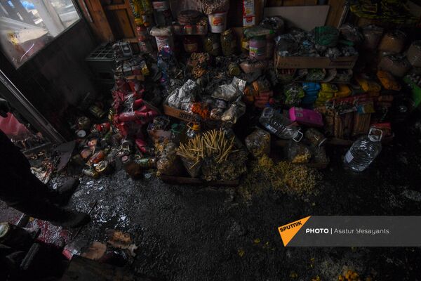 «Սուրմալու» առևտրի տունը` հրդեհից հետո «Սուրմալու» առևտրի տունը` հրդեհից հետո - Sputnik Արմենիա