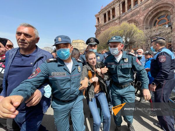 Акция протеста женщин-участниц движения ВЕТО, требующих отставки премьер-министра Пашиняна (7 апреля 2021). Еревaн - Sputnik Армения