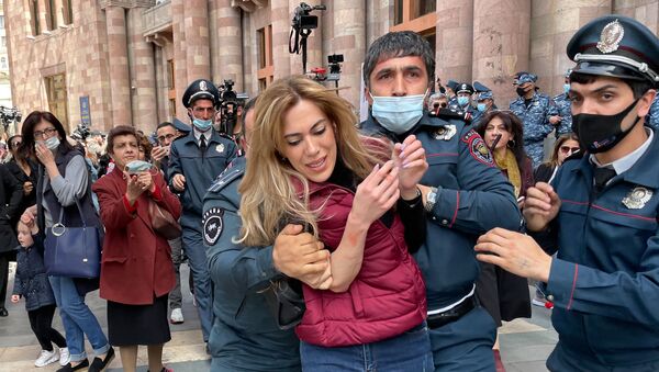 Акция протеста женщин-участниц движения ВЕТО, требующих отставки премьер-министра Пашиняна (7 апреля 2021). Еревaн - Sputnik Армения