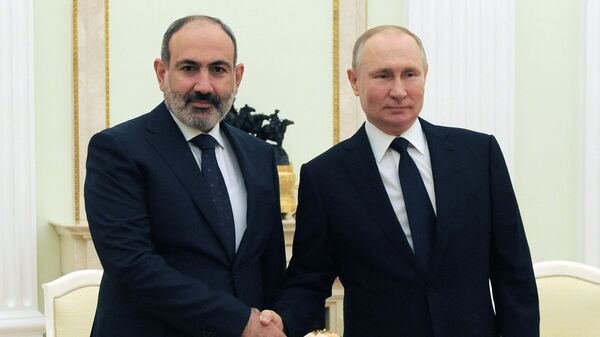 Премьер-министр Армении Никол Пашинян на встрече с президентом России Владимиром Путиным (7 апреля 2021). Москва - Sputnik Армения