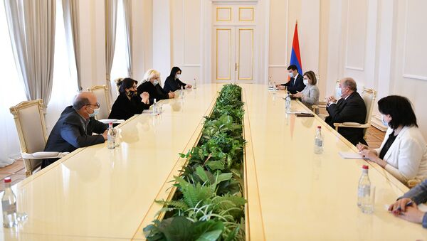 Президент Армен Саркисян встретился с делегацией Союза журналистов Армении (8 апреля 2021). Еревaн - Sputnik Արմենիա