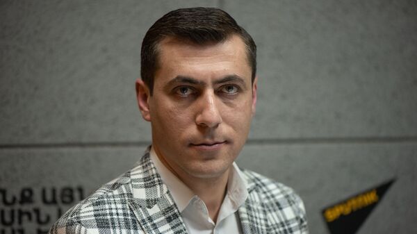 Главный синоптик Гагик Суренян в гостях радио Sputnik Армения - Sputnik Արմենիա