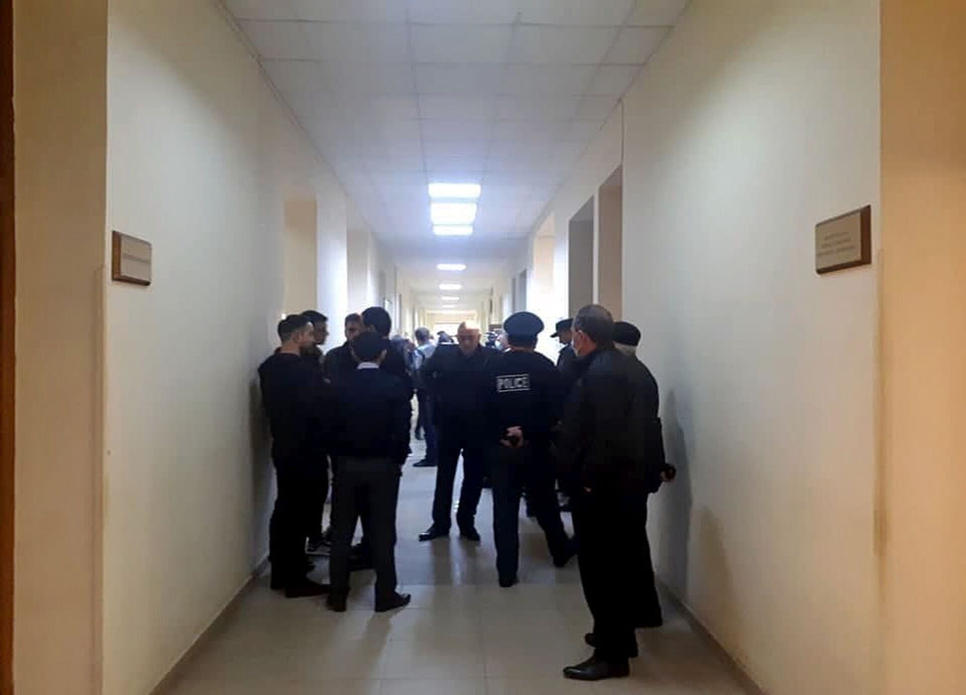 Գյումրիում նյարդերը տեղի են տալիս. բախումներ գերիների հարազատների և ոստիկանների միջև Գյումրիում նյարդերը տեղի են տալիս. բախումներ գերիների հարազատների և ոստիկանների միջև - Sputnik Արմենիա, 1920, 13.04.2021