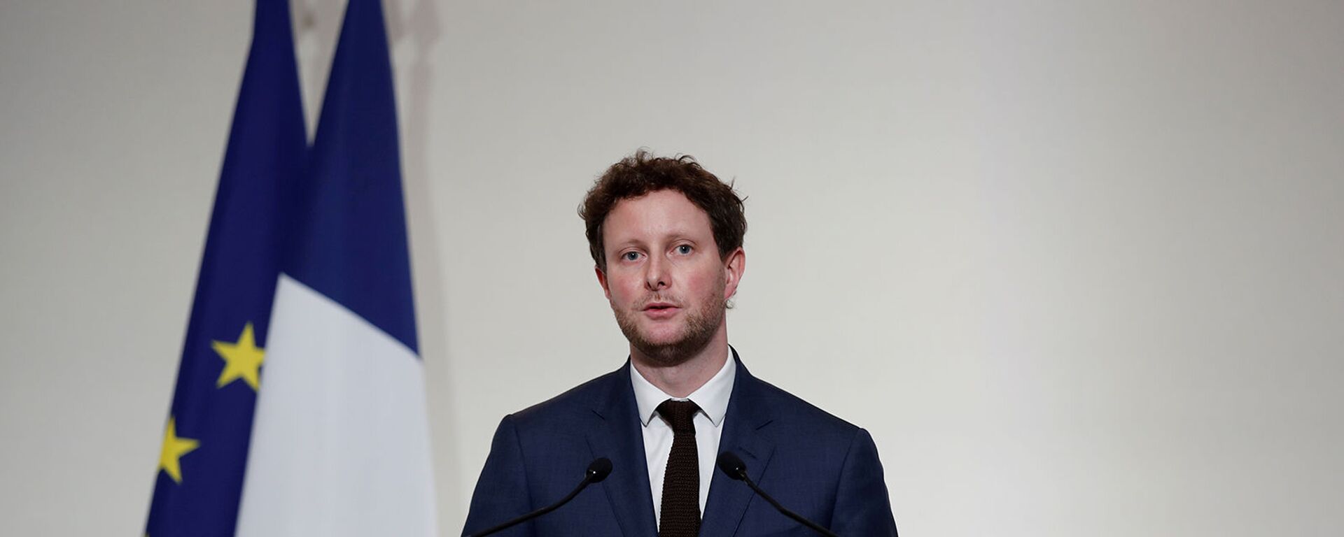 Младший министр Франции по европейским делам Клеман Бон на пресс-конференции (3 декабря 2020). Париж - Sputnik Армения, 1920, 13.04.2021