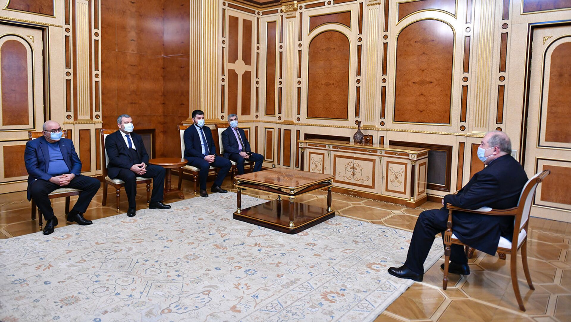 Президент Армен Саркисян встретился с представителями непарламентских политических партий (14 марта 2021). Еревaн - Sputnik Армения, 1920, 14.04.2021