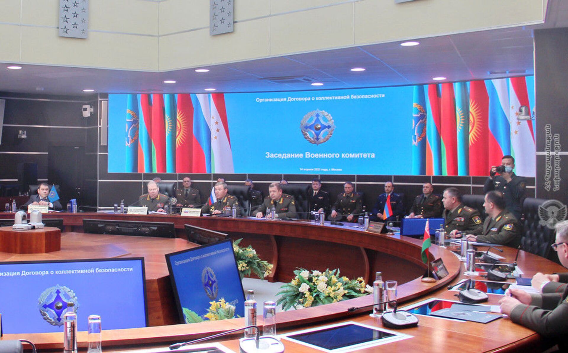 Արտակ Դավթյանը Մոսկվայում մասնակցել է ՀԱՊԿ ռազմական կոմիտեի նիստին Արտակ Դավթյանը Մոսկվայում մասնակցել է ՀԱՊԿ ռազմական կոմիտեի նիստին - Sputnik Արմենիա, 1920, 14.04.2021