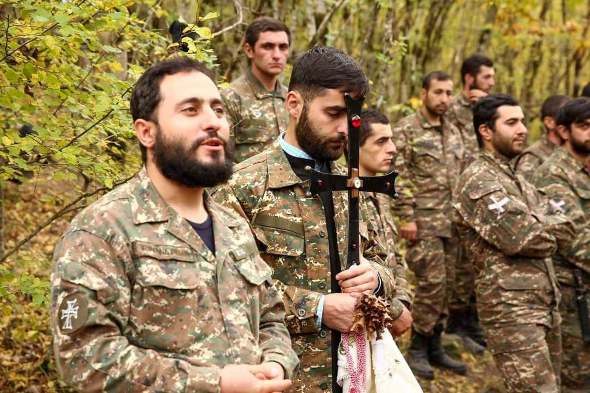 «Մարիամս, մինչև կռիվը չվերջանա, չեմ գա». Նարեկ սարկավագը պատարագի փոխարեն պատերազմ մեկնեց «Մարիամս, մինչև կռիվը չվերջանա, չեմ գա». Նարեկ սարկավագը պատարագի փոխարեն պատերազմ մեկնեց - Sputnik Արմենիա, 1920, 15.04.2021
