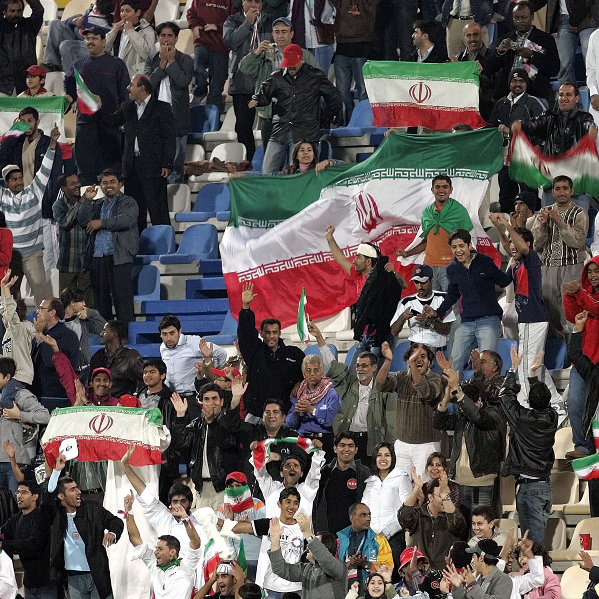 Иран угрожает. Иран США футбол 2022. Иран 2022 футбол. Болельщики. Болельщины Ирана.