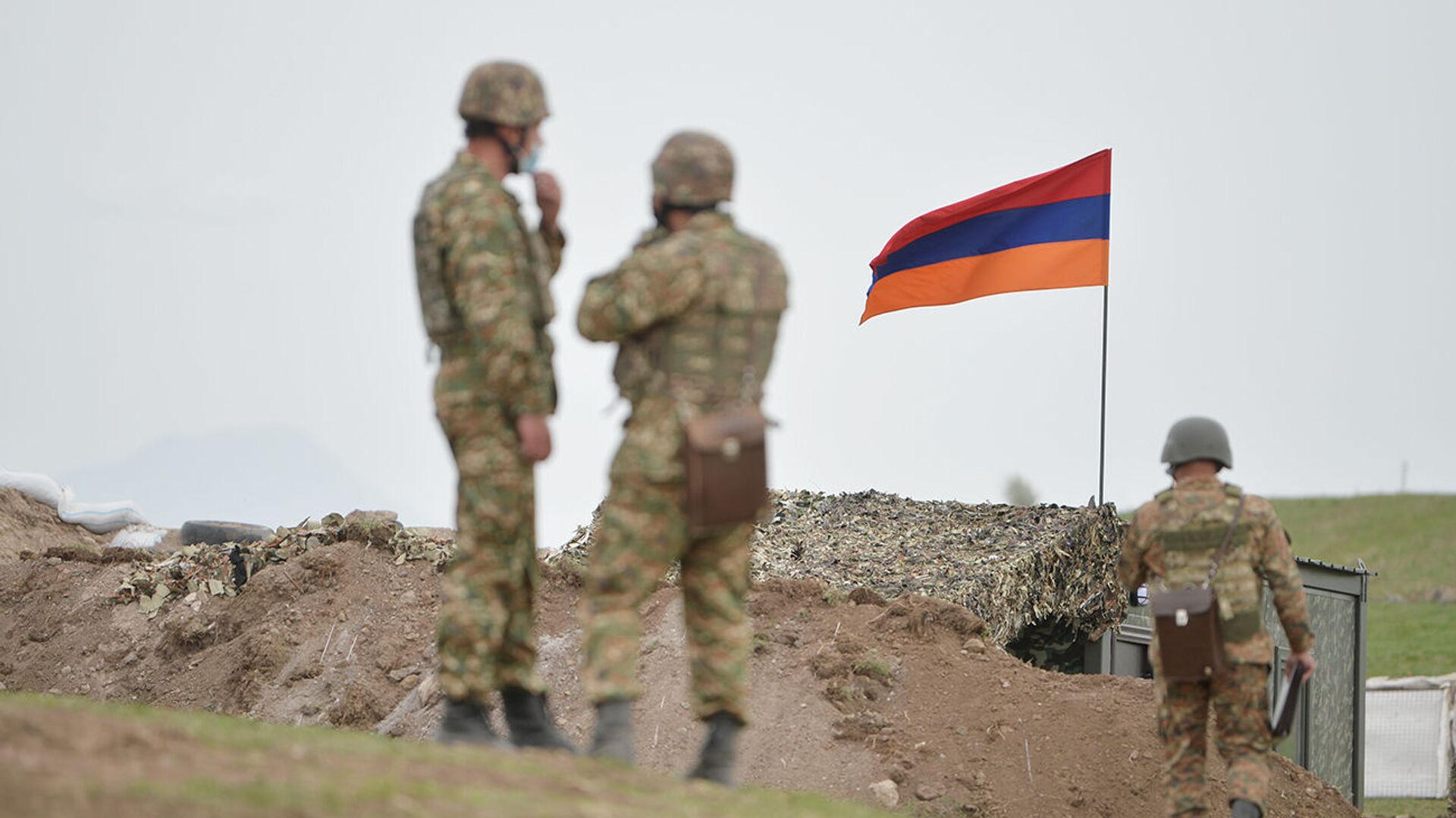 Армянские военнослужащие на армяно-азербайджанской границе - Sputnik Армения, 1920, 27.05.2021