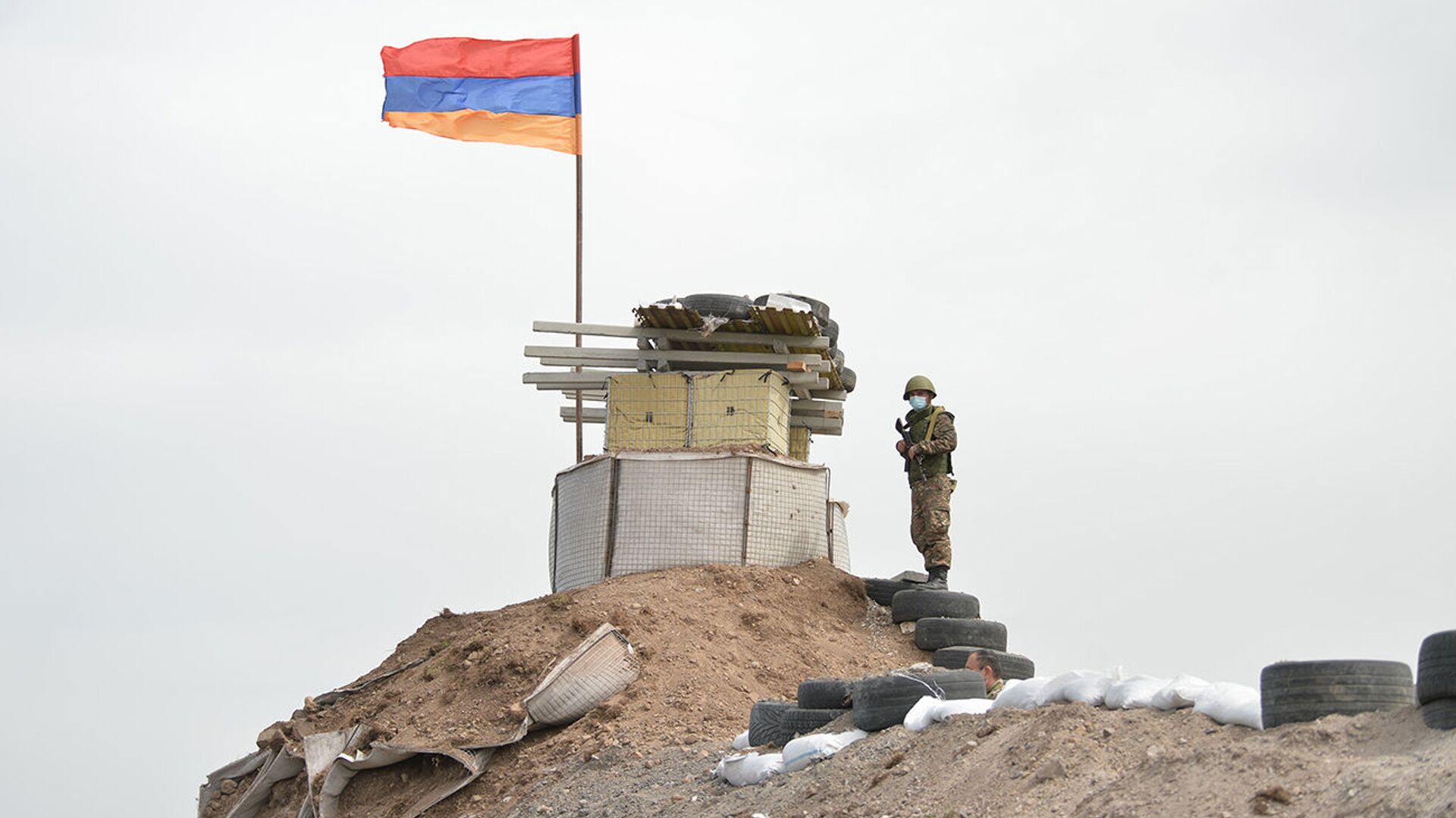Армянский военнослужащий на армяно-азербайджанской границе - Sputnik Армения, 1920, 15.03.2023