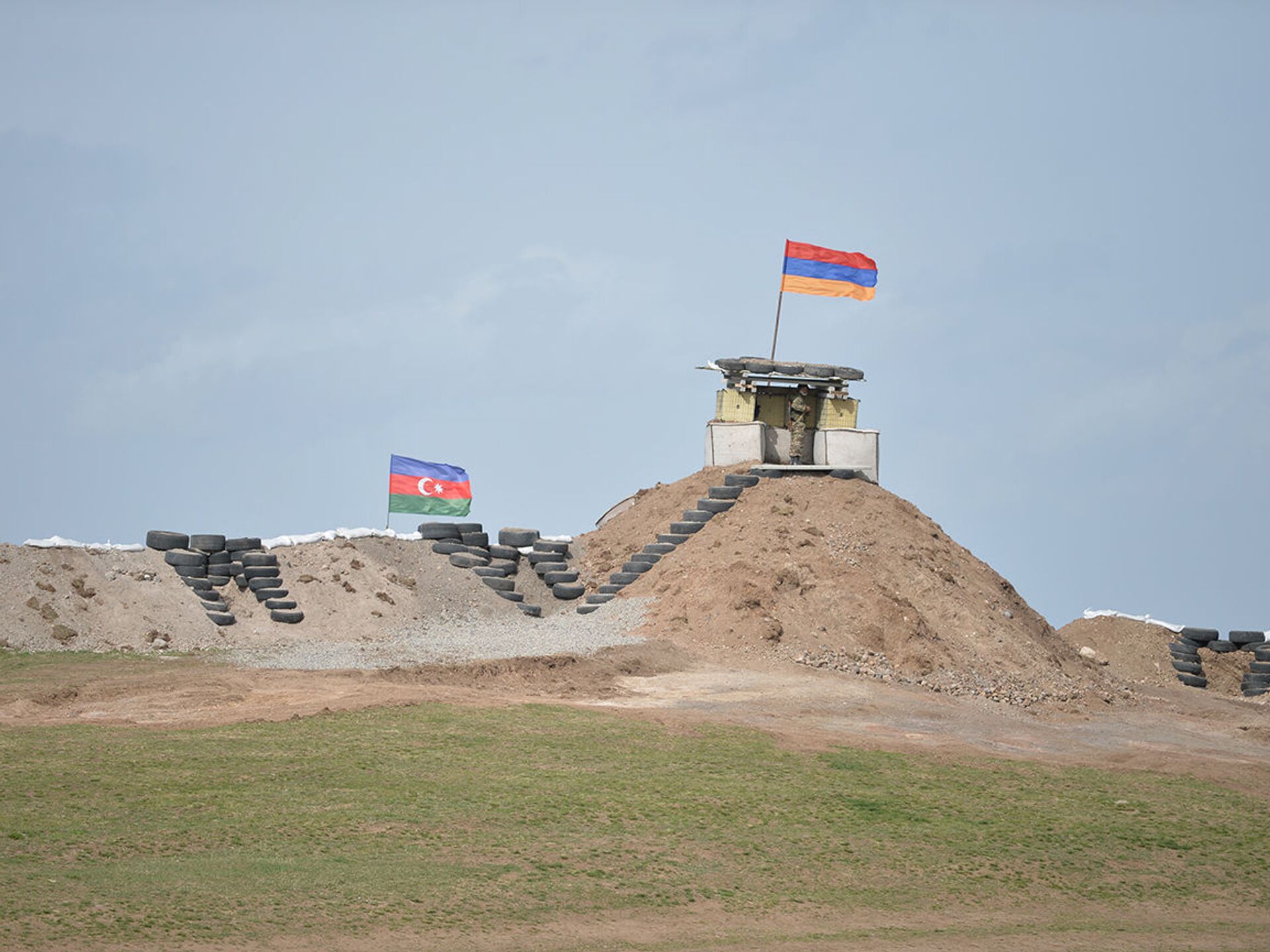 Между азербайджаном. Грузино армянская Азербайджанская граница. Демаркация Армения. Armenia Azerbaijan border. Граница Армении и Азербайджана.