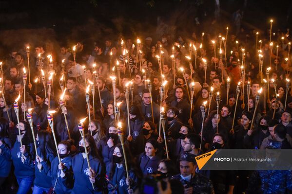 Ջահերով երթ՝ ի հիշատակ Հայոց ցեղասպանության զոհերի հիշատակի (ապրիլի 23, 2021թ․ Երևան) Ջահերով երթ՝ ի հիշատակ Հայոց ցեղասպանության զոհերի հիշատակի (ապրիլի 23, 2021թ․ Երևան) - Sputnik Արմենիա