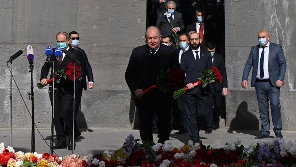Армен Саркисян посетил мемориальный комплекс Цицернакаберд (24 апреля 2021). Ереван - Sputnik Армения