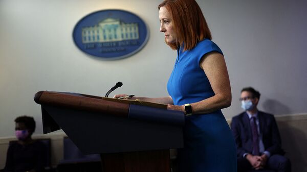 Пресс-секретарь Белого дома Джен Псаки отвечает на вопросы во время ежедневного брифинга для прессы в Белом доме (20 апреля 2021). Вашингтон - Sputnik Армения