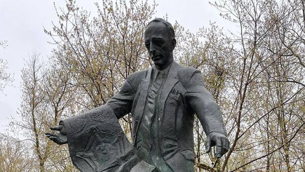 В Москве открыли памятник основателю Союза архитекторов СССР Каро Алабяну - Sputnik Армения