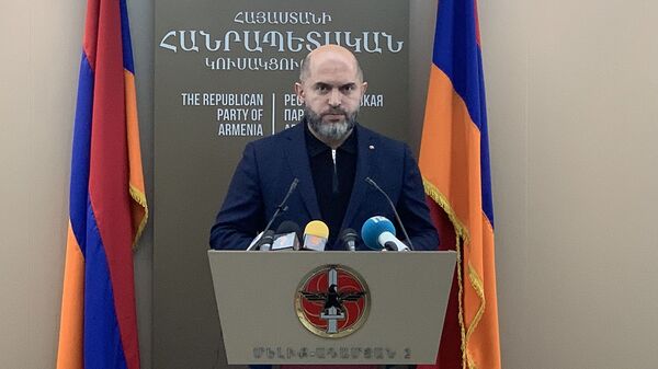 Армен Ашотян зачитывает заявление РПА об участии в выборах (29 апреля 2021). Еревaн - Sputnik Армения