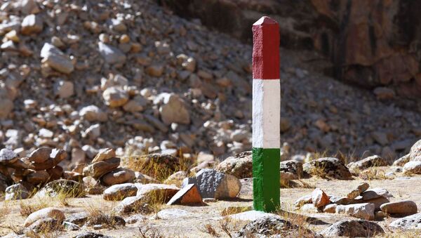 Пограничный столб. Таджикско-афганская граница. - Sputnik Армения