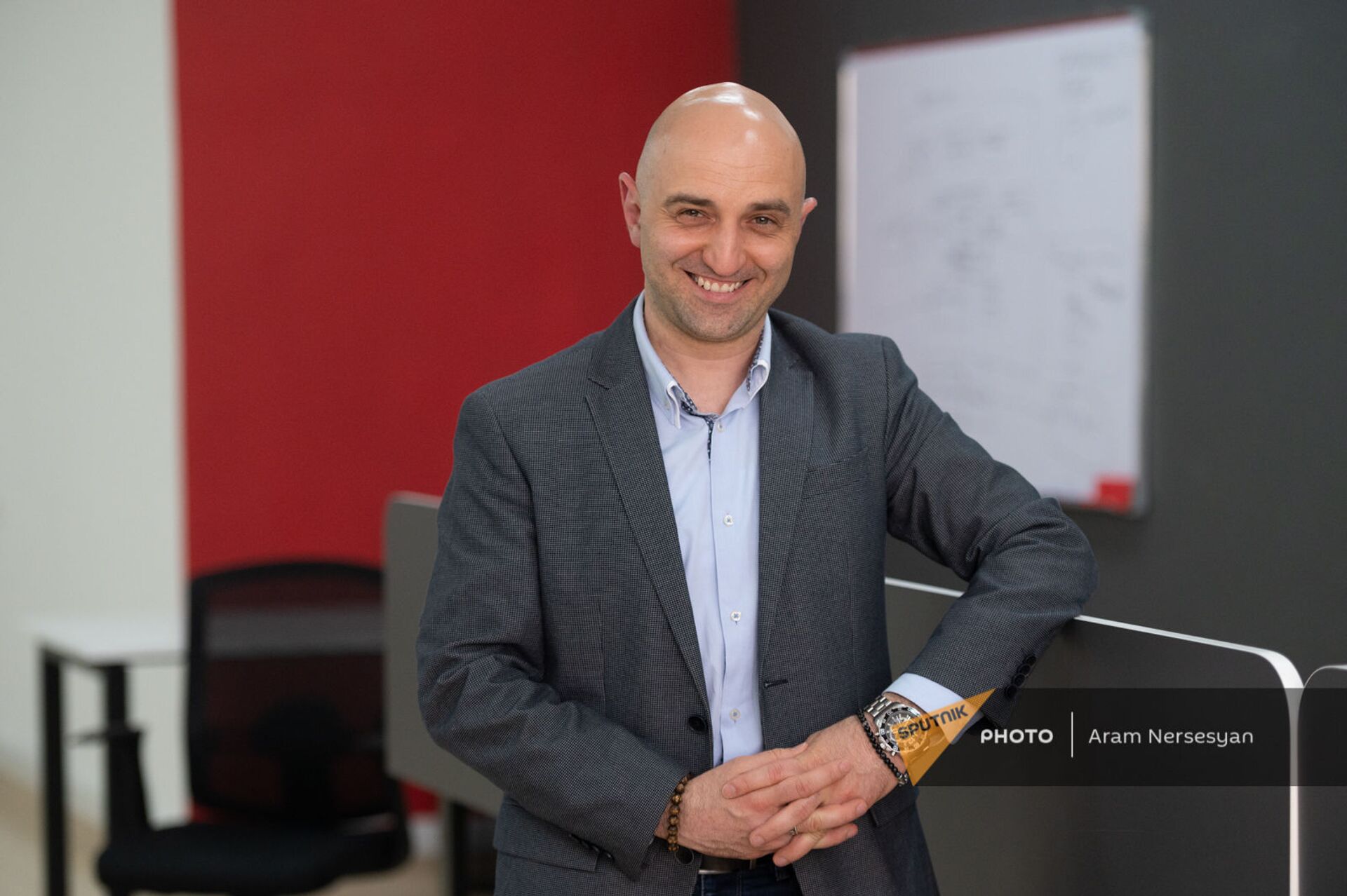 Made in Armenia QR կոդով հողաթափեր` Ռուսաստանի համար. հայ գործարարների կյանքը հեշտացել է Made in Armenia QR կոդով հողաթափեր` Ռուսաստանի համար. հայ գործարարների կյանքը հեշտացել է - Sputnik Արմենիա, 1920, 04.05.2021