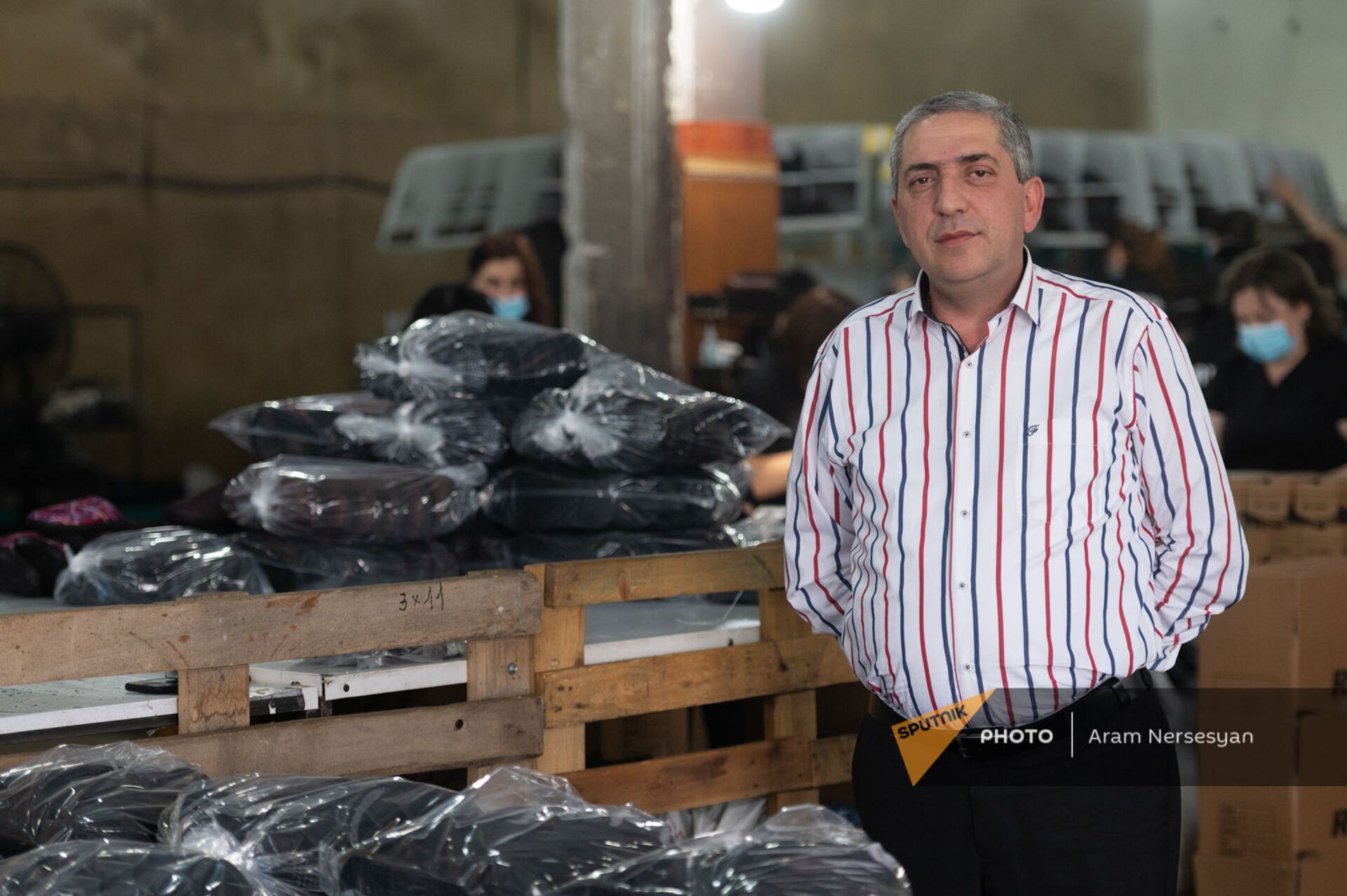 Made in Armenia QR կոդով հողաթափեր` Ռուսաստանի համար. հայ գործարարների կյանքը հեշտացել է Made in Armenia QR կոդով հողաթափեր` Ռուսաստանի համար. հայ գործարարների կյանքը հեշտացել է - Sputnik Արմենիա, 1920, 04.05.2021