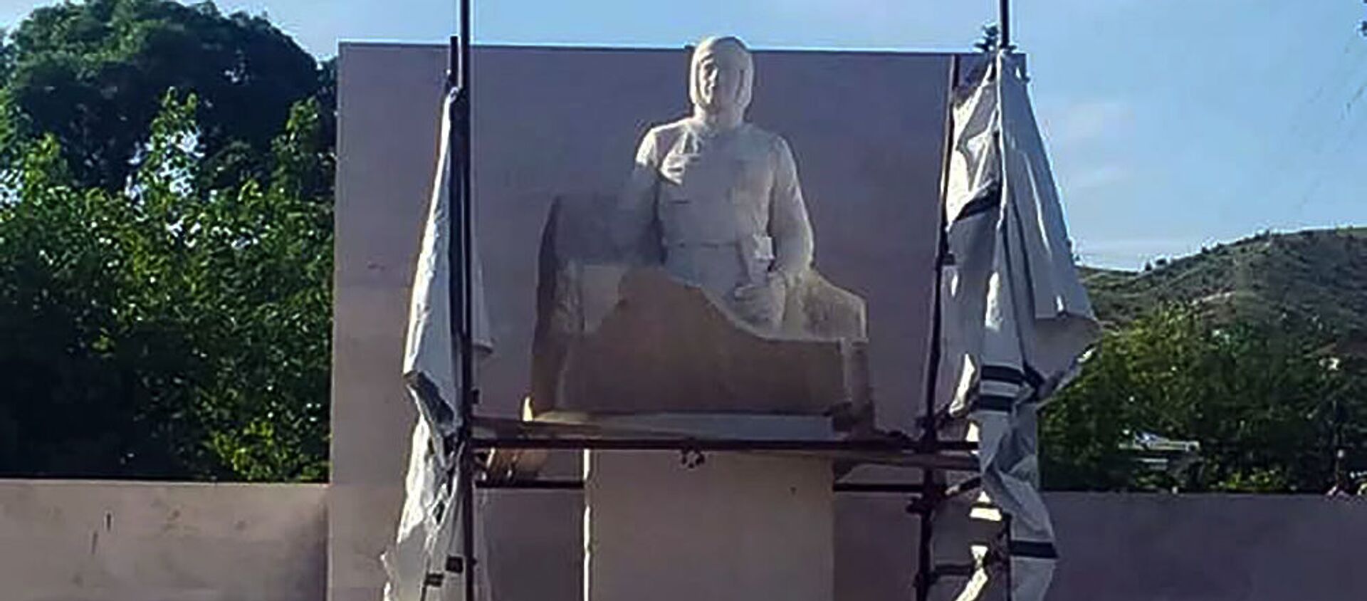 Памятник Гарегину Нжде в Мартуни, Карабах - Sputnik Արմենիա, 1920, 04.05.2021