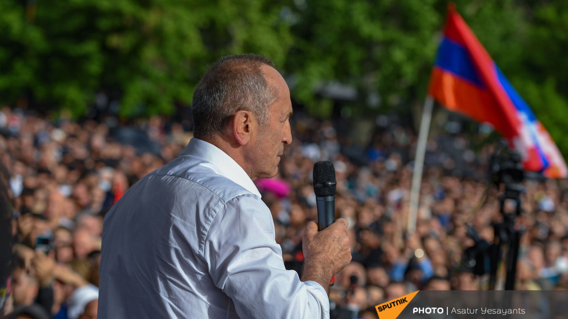 Роберт Кочарян выступает на митинге (9 мая 2021). Еревaн - Sputnik Արմենիա, 1920, 12.06.2021