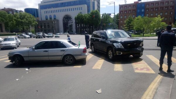 ДТП у улицы Хоренаци (10 мая 2021). Еревaн - Sputnik Армения