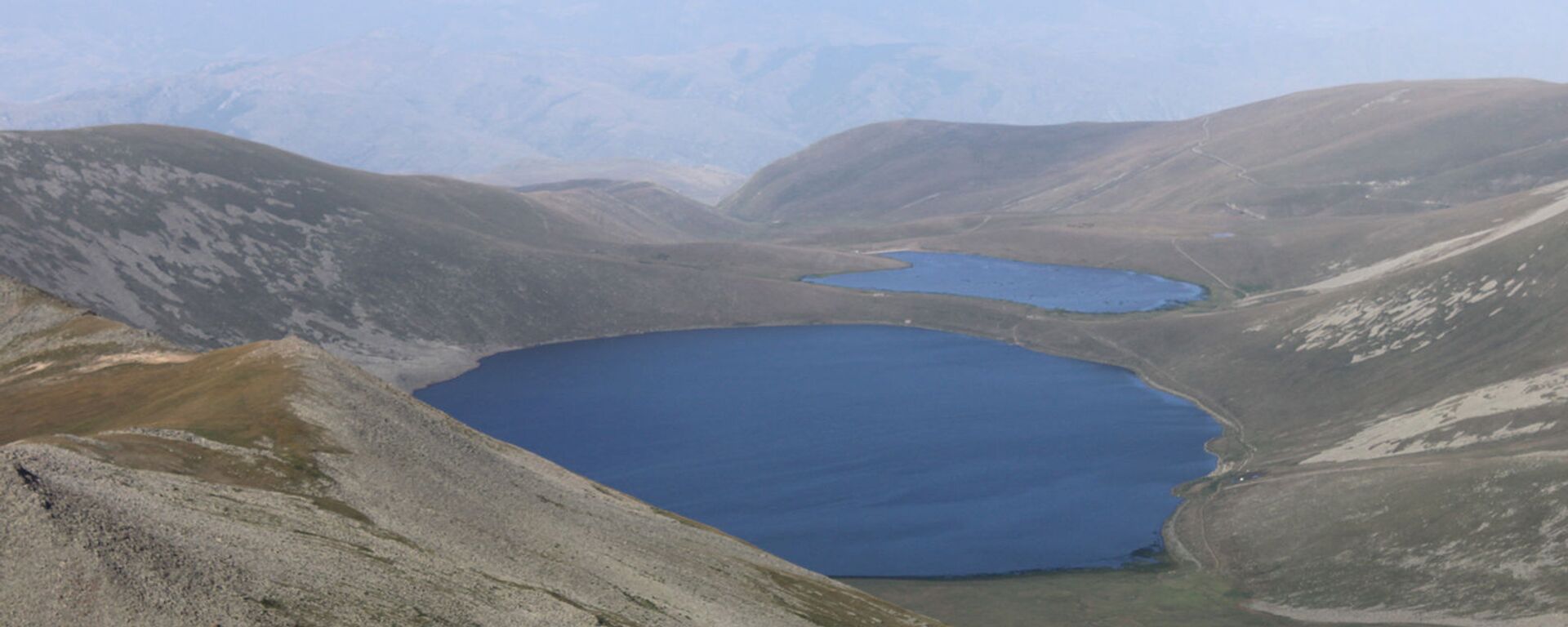 Озеро Сев Лич с вершины Мец Ишханасар - Sputnik Армения, 1920, 29.05.2021