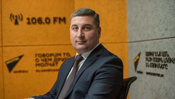 Губернатор Гегаркуникской области Гнел Саносян в гостях радио Sputnik Армения - Sputnik Армения