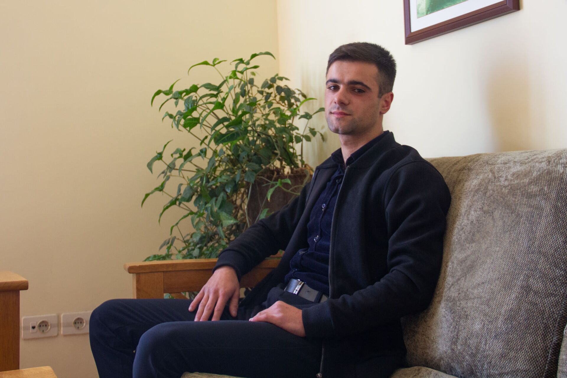 «Խորը շունչ քաշեցի, տեսա` սաղ եմ». ինչպես է Գարիկը փրկել վիրավորներին և ինքն էլ ողջ մնացել «Խորը շունչ քաշեցի, տեսա` սաղ եմ». ինչպես է Գարիկը փրկել վիրավորներին և ինքն էլ ողջ մնացել - Sputnik Արմենիա, 1920, 17.05.2021