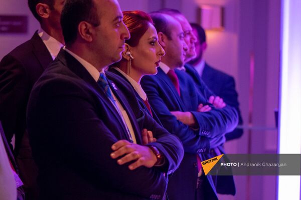 Члены партии Просвещенная Армения во время третьего заседания партии (23 мая 2021). Еревaн - Sputnik Армения