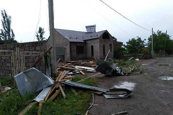 Քամին ավերածություններ է պատճառել Ակունք գյուղում - Sputnik Արմենիա