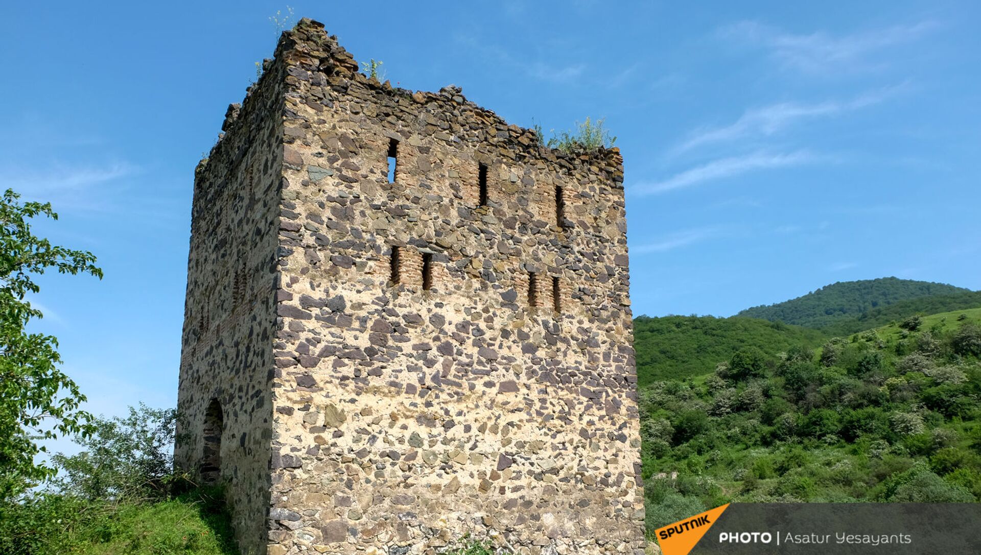 Срведневековая армянская башня в бывшем анклаве Верин Воскепар - Sputnik Армения, 1920, 31.05.2021