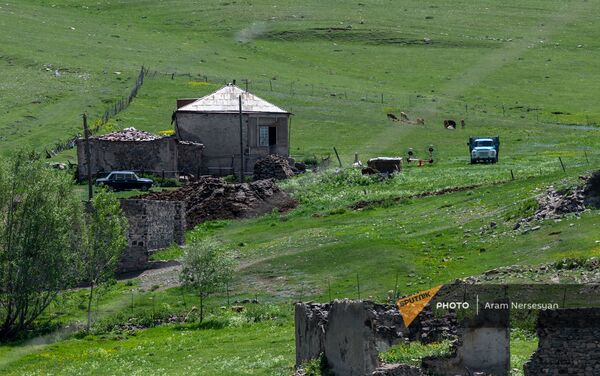 Дом в селе Норабак Гегаркуникской области Дом в селе Норабак Гегаркуникской области - Sputnik Армения