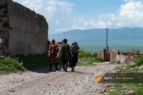 Жители села Норабак Гегаркуникской области - Sputnik Армения